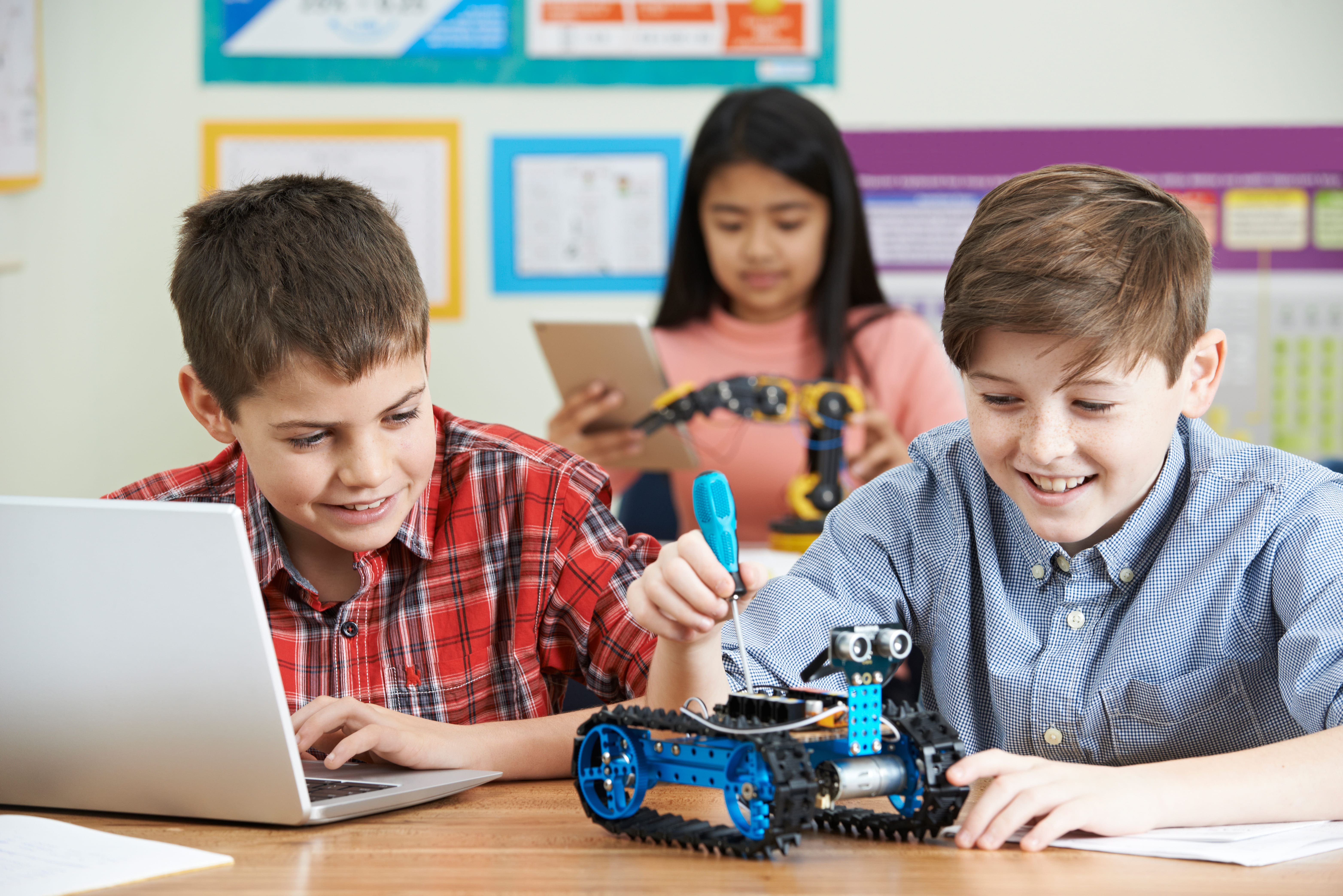 Pinion Education | Tecnología educativa para aprender creando